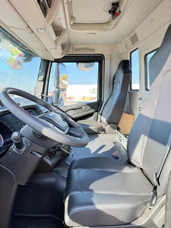 Camion ampliroll Iveco AD300T48 HYVALIFT 20 TONS*pare-choc hydraulique