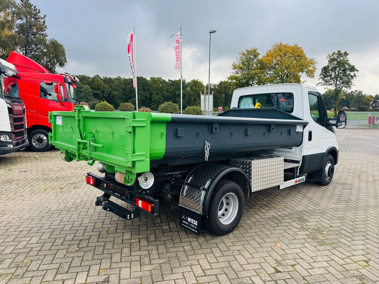 Camion ampliroll Iveco Daily 70C18H Hyva Abrollkipper