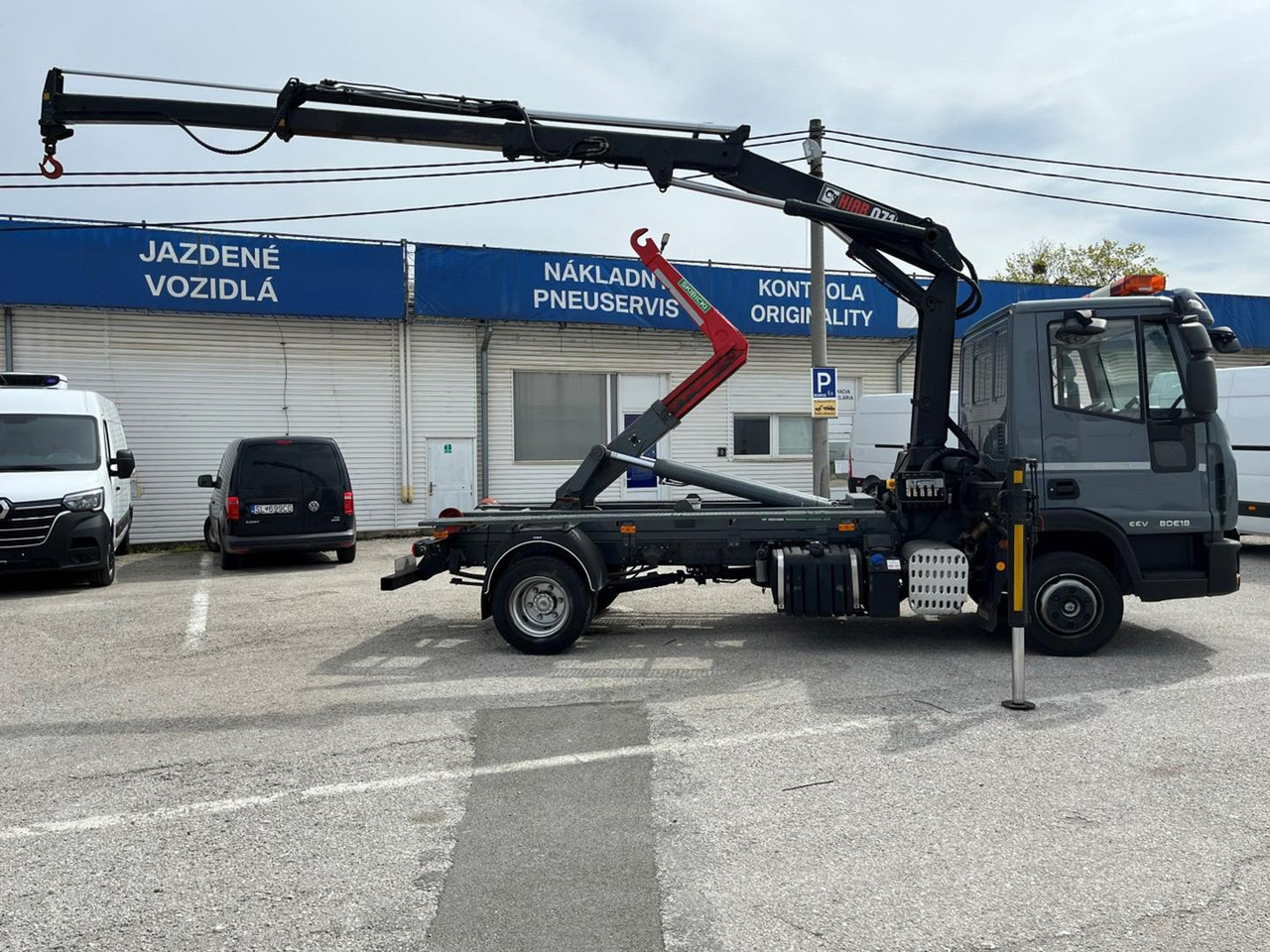 Camion ampliroll Iveco EuroCargo, 80E18, Hákový nosič kontajnerov