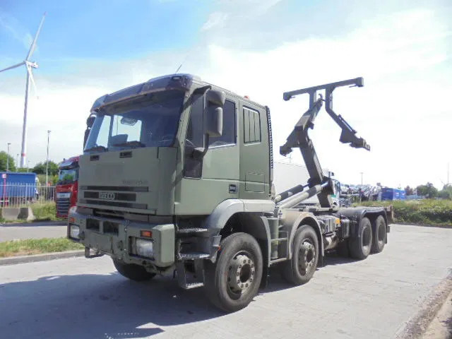 Camion ampliroll Iveco Eurotrakker 410 E37H