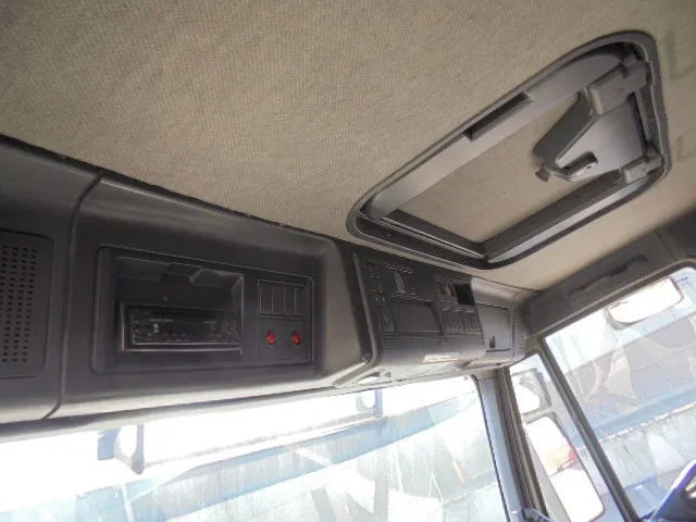 Camion ampliroll Iveco Eurotrakker 410 E37H