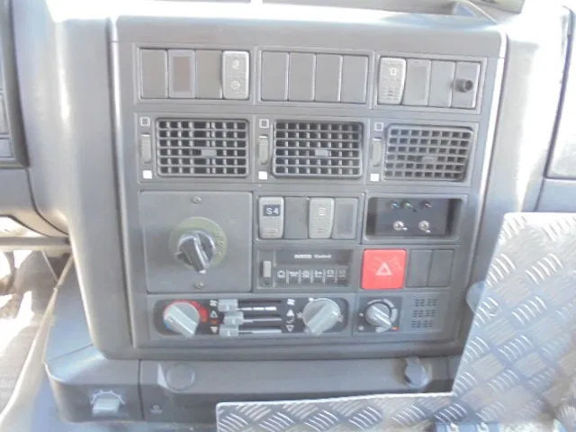 Camion ampliroll Iveco Eurotrakker 410 E37H