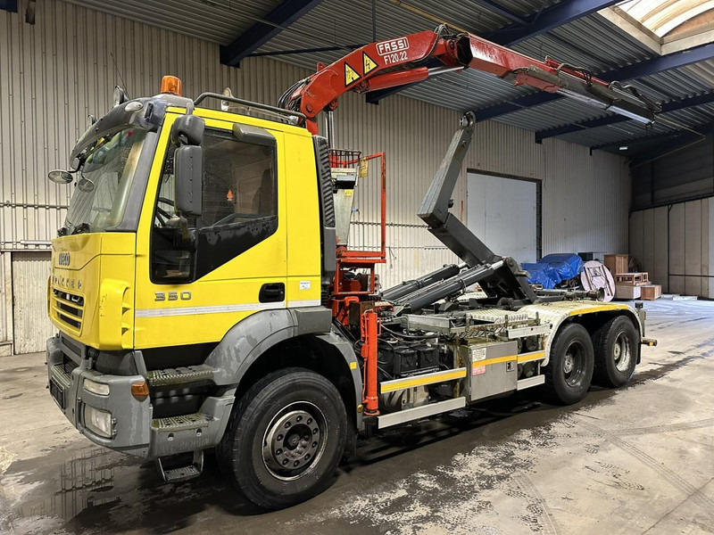 Camion ampliroll Iveco TRAKKER 350 6x4 HOOKLIFT + CRANE FASSI F120.22 (5/6 F) - *342.000km* - STEEL SPRING / BIG AXLES - AS TRONIC AUTOMATIC GEARBOX