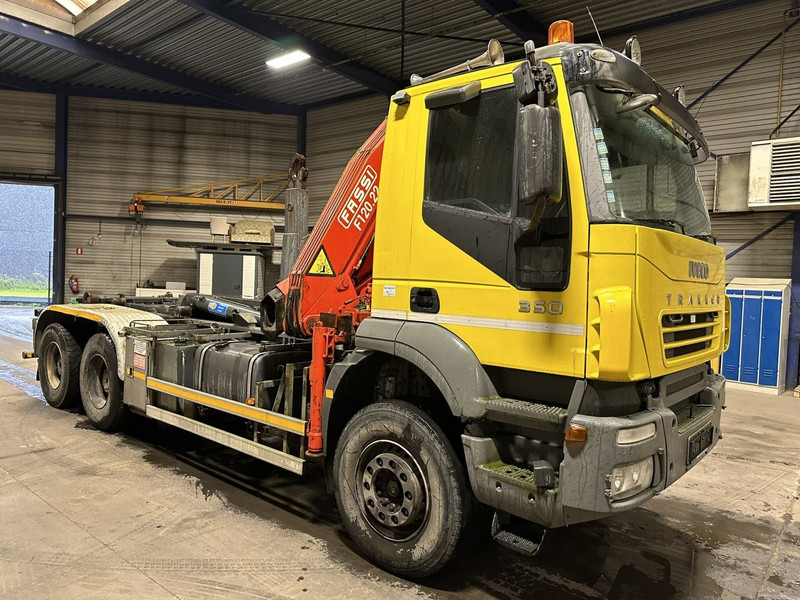 Camion ampliroll Iveco TRAKKER 350 6x4 HOOKLIFT + CRANE FASSI F120.22 (5/6 F) - *342.000km* - STEEL SPRING / BIG AXLES - AS TRONIC AUTOMATIC GEARBOX