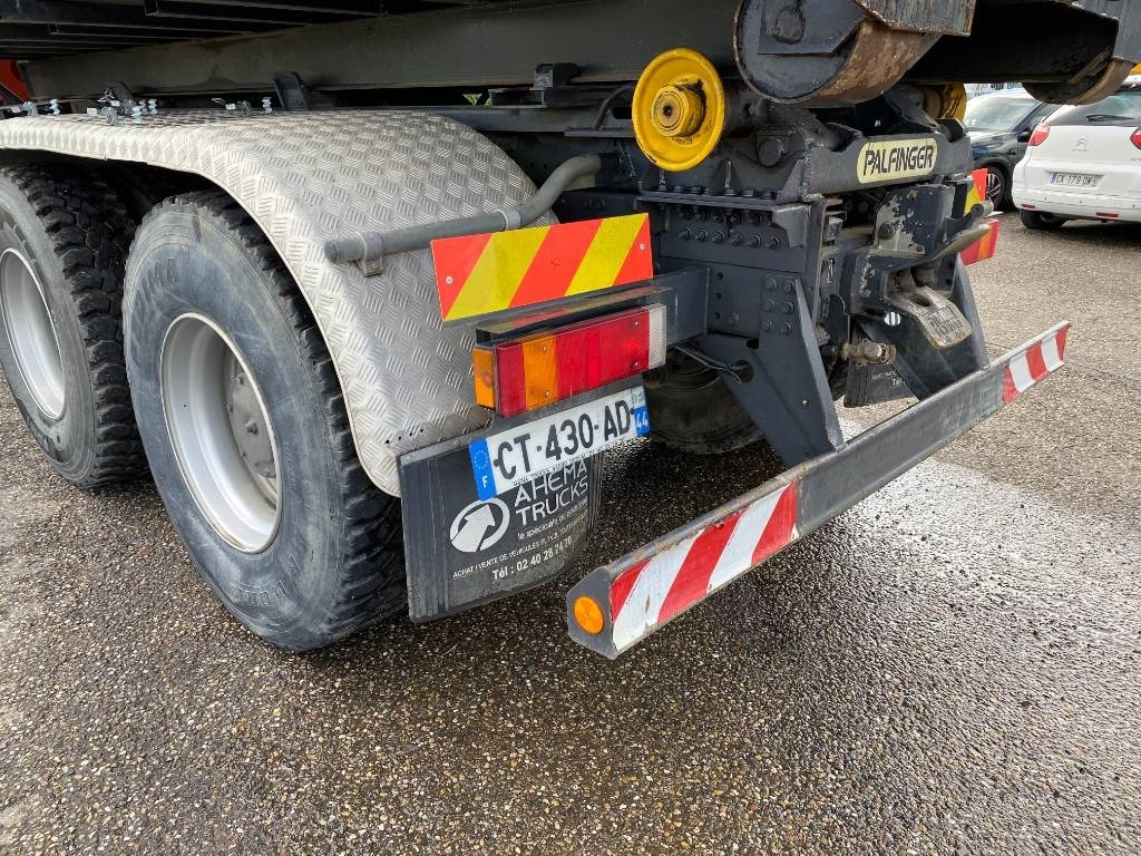 Camion ampliroll Iveco TRAKKER 410/EEV -PALFINGER PK13001-T18 endommagé
