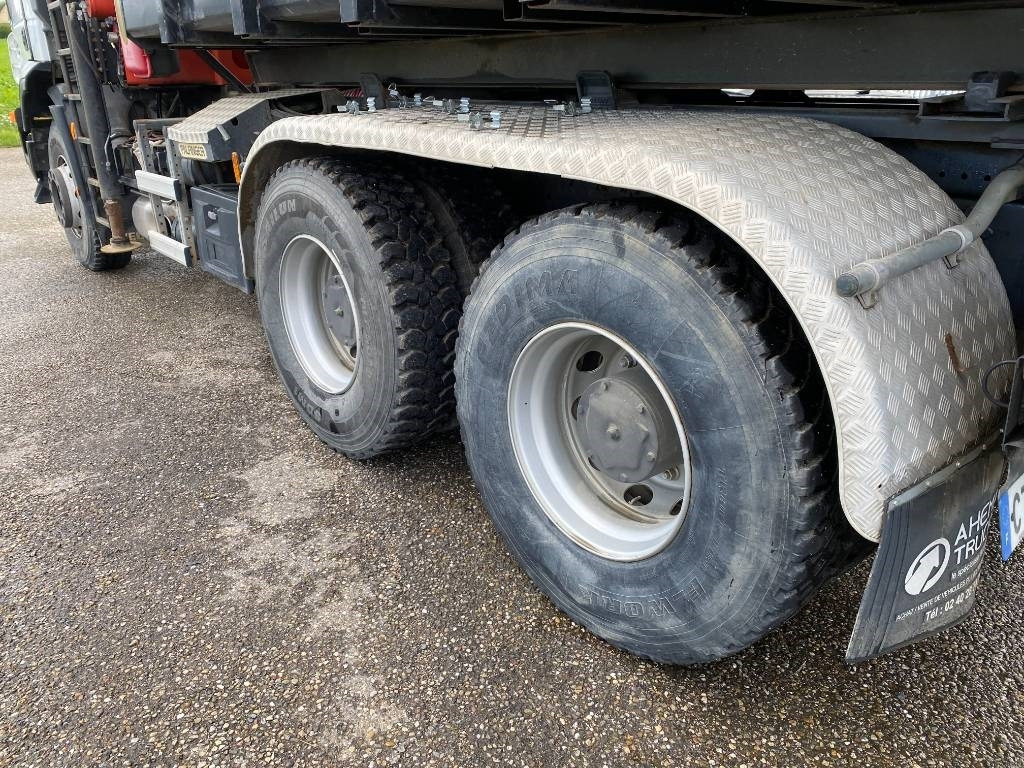 Camion ampliroll Iveco TRAKKER 410/EEV -PALFINGER PK13001-T18 endommagé