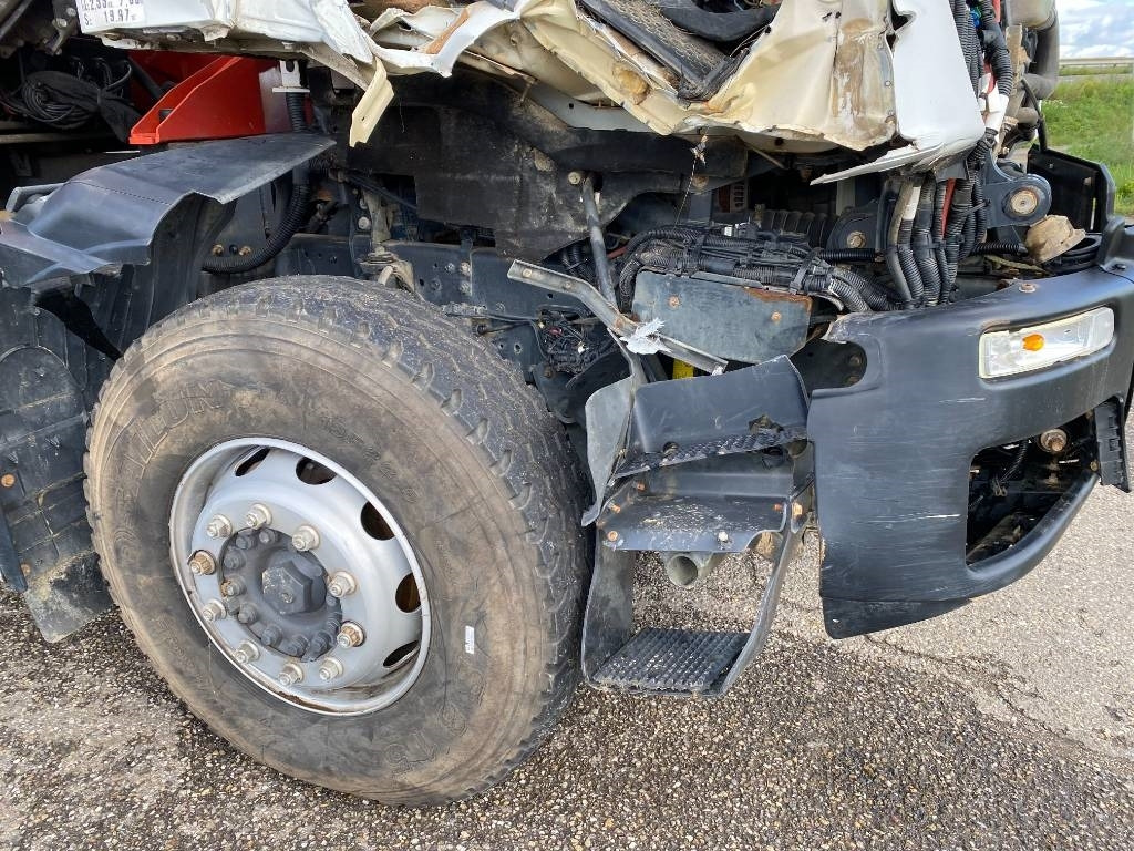 Camion ampliroll Iveco TRAKKER 410/EEV -PALFINGER PK13001-T18 endommagé