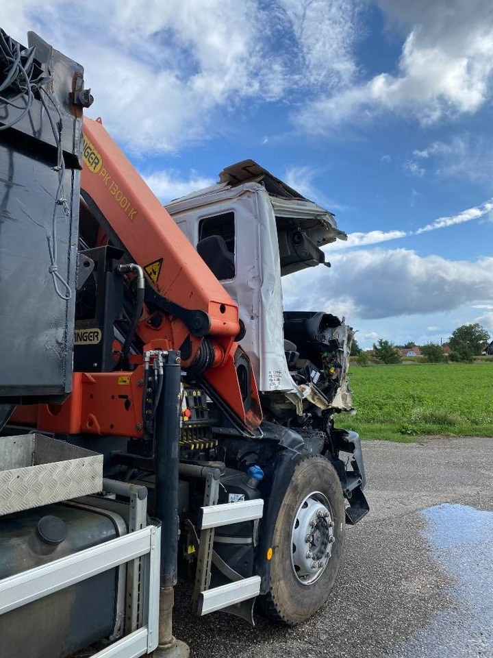 Camion ampliroll Iveco TRAKKER 410/EEV -PALFINGER PK13001-T18 endommagé