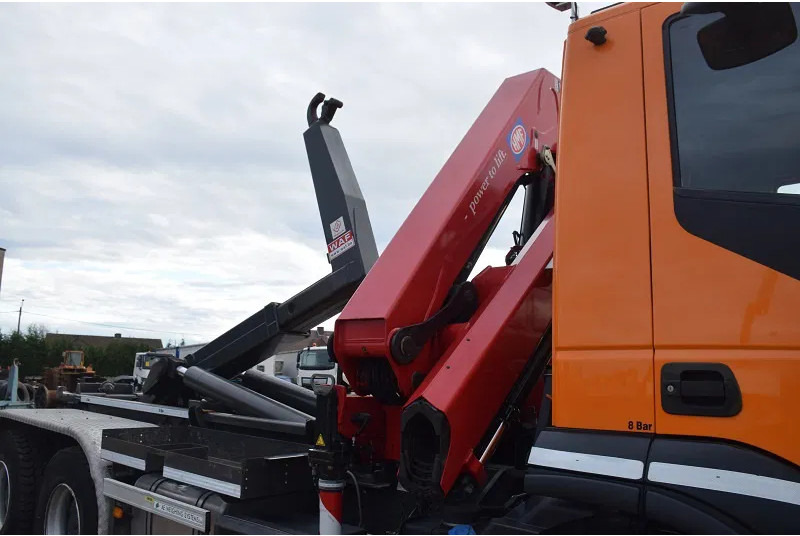 Camion ampliroll Iveco Trakker AD260T36