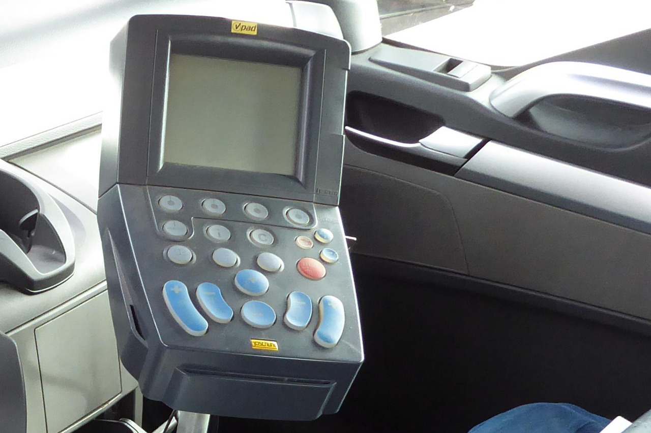 Camion ampliroll KÜPPER-WEISSER /GMEINER/BUCHER Feuchtsalzstreuer Salzstreuer Streuer