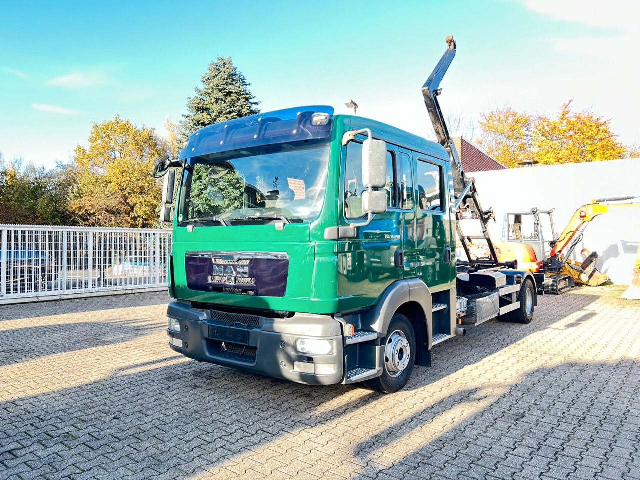 Camion ampliroll MAN 12.250 Doppelkabine Abroller