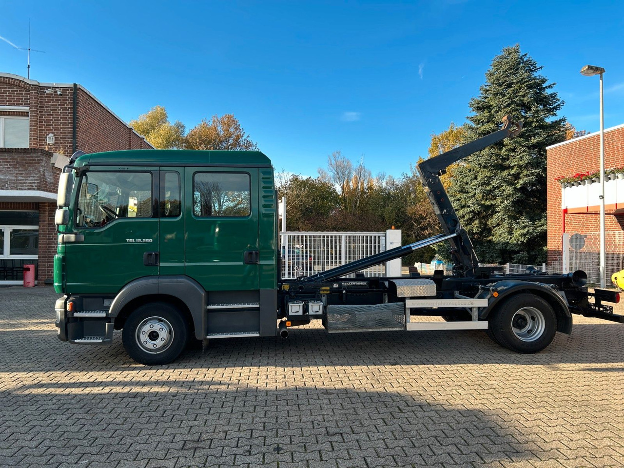 Camion ampliroll MAN 12.250 Doppelkabine Abroller