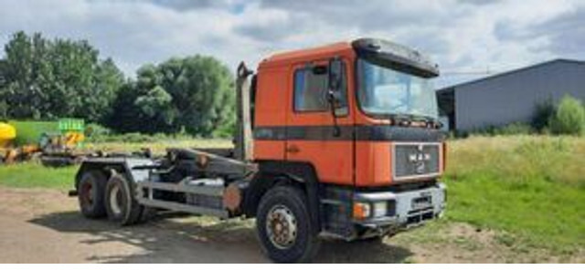 Camion ampliroll MAN 26.272 K Abroller Blatt/Blatt 6x4