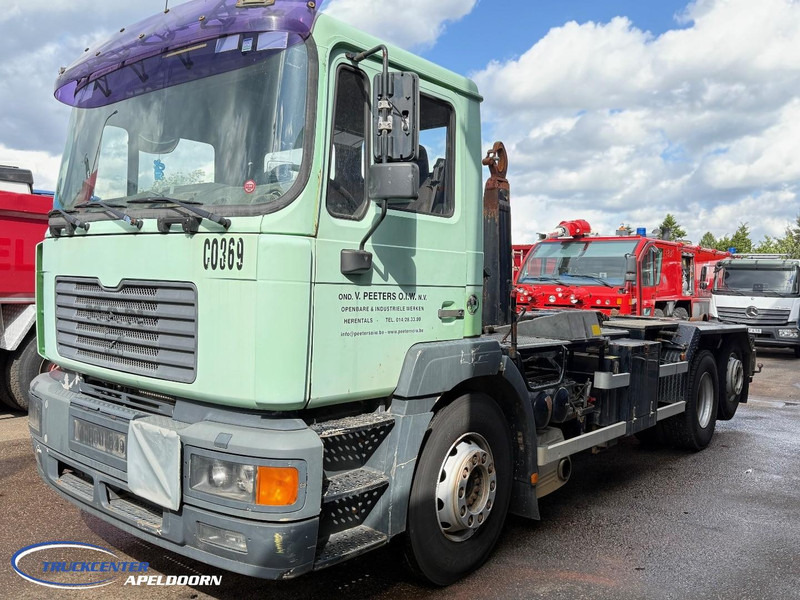 Camion ampliroll MAN 26.403 6x2 Stuuras, ADR