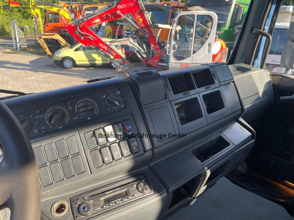 Camion ampliroll MAN 26.430 Hüffermann HL 26,63S