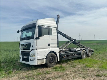 Camion ampliroll MAN 26.440 