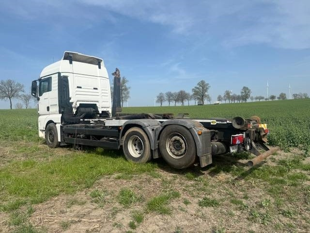Camion ampliroll MAN 26.440