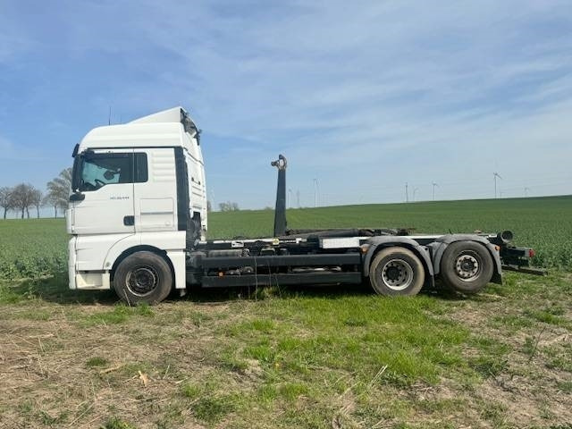 Camion ampliroll MAN 26.440