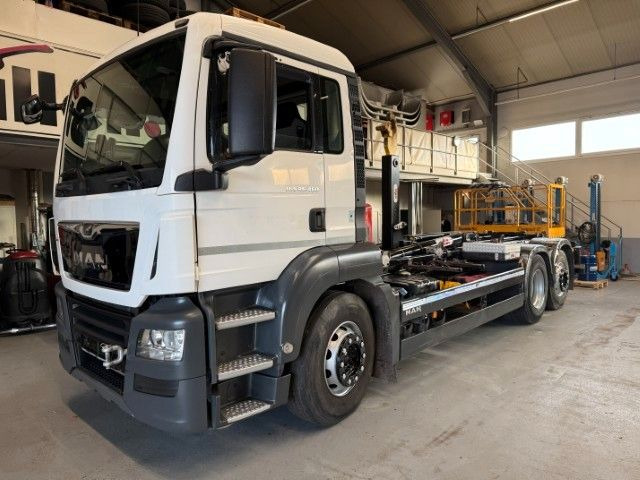 Camion ampliroll MAN 26.460 6x2 Hyfva 20.26 S