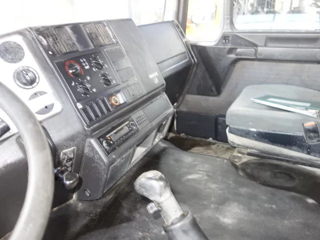 Camion ampliroll MAN 35-364 8X4