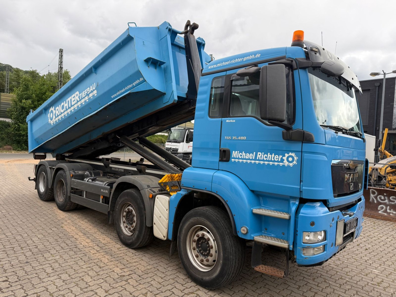 Camion ampliroll MAN 35.480 TGS