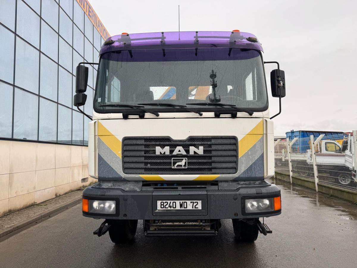 Camion ampliroll MAN FE 310 A