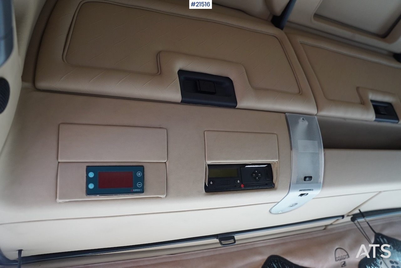 Camion ampliroll MAN Man TGX 35.560 8x4 tridem krokbil