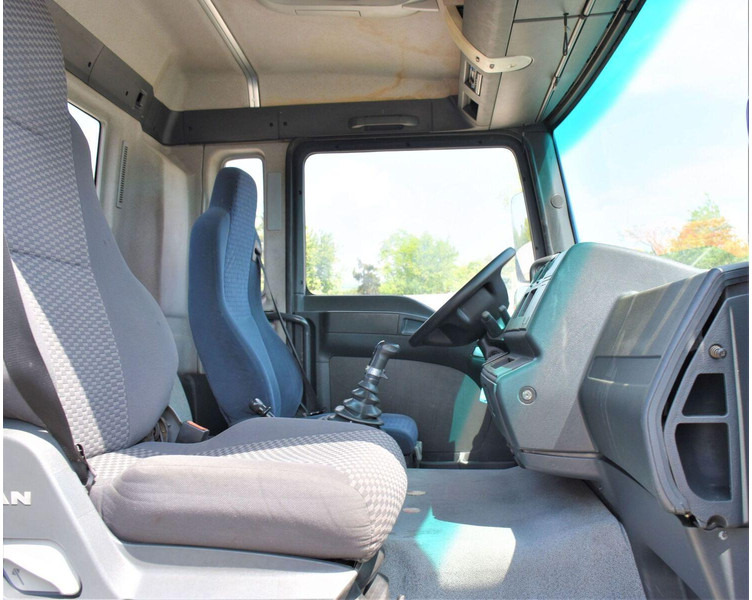 Camion ampliroll MAN TGA 18.310