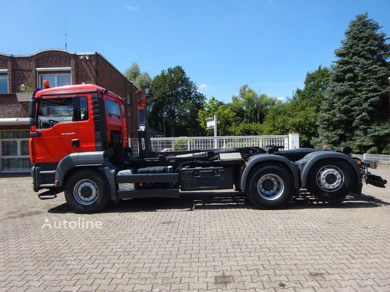Camion ampliroll MAN TGA 26.360 - Hook lift truck 6x4