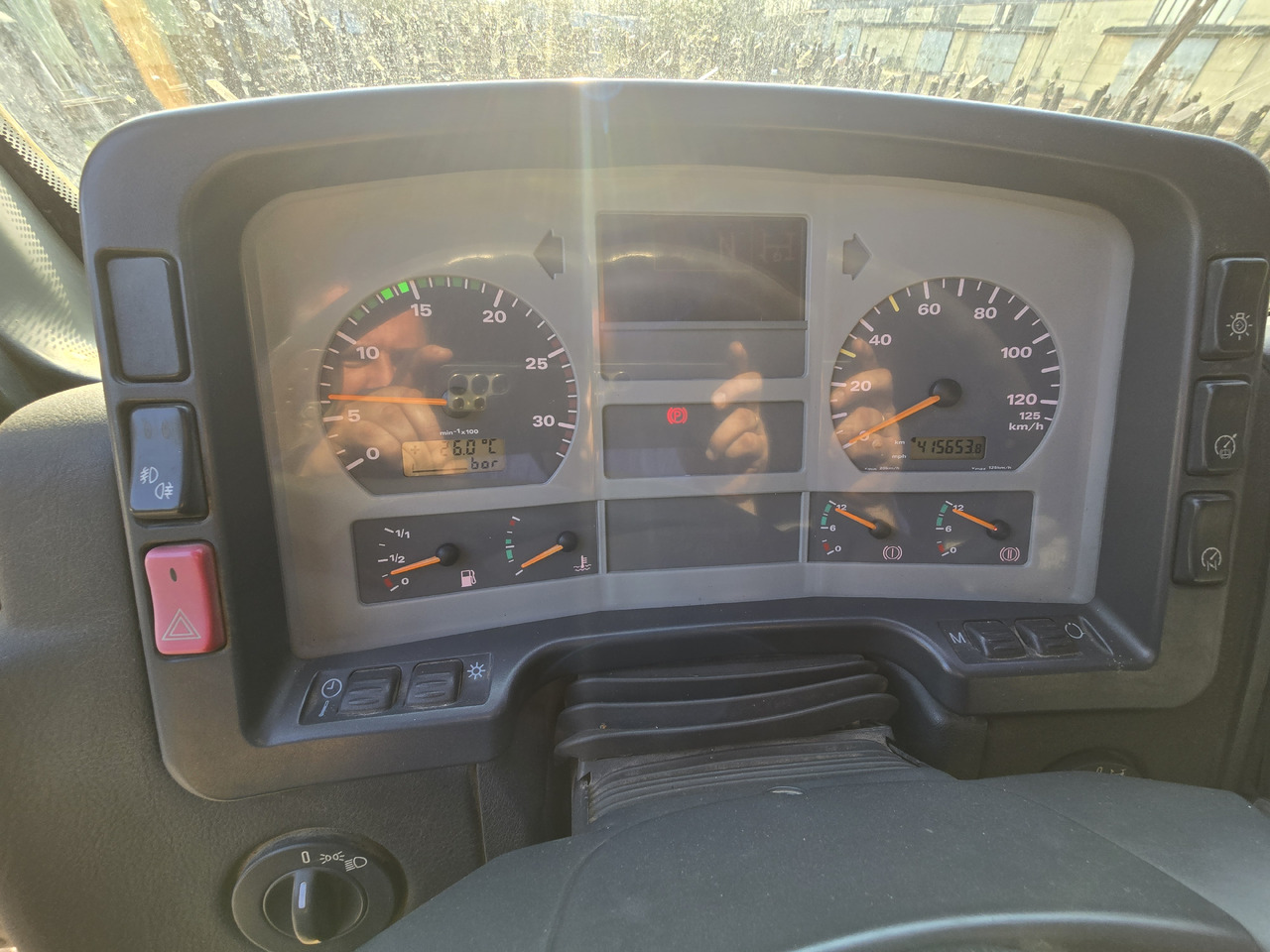 Camion ampliroll MAN TGA 26.413