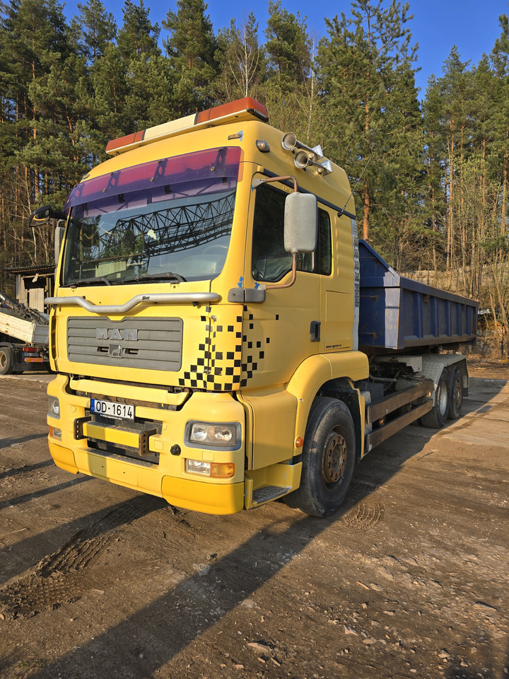 Camion ampliroll MAN TGA 26.413