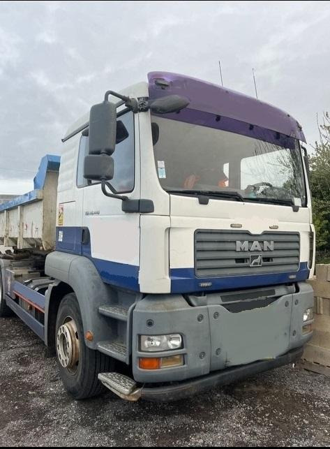 Camion ampliroll MAN TGA 26 440