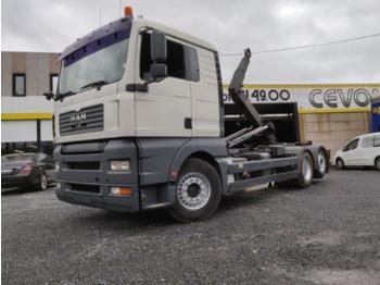 Camion ampliroll MAN TGA 26.510 container