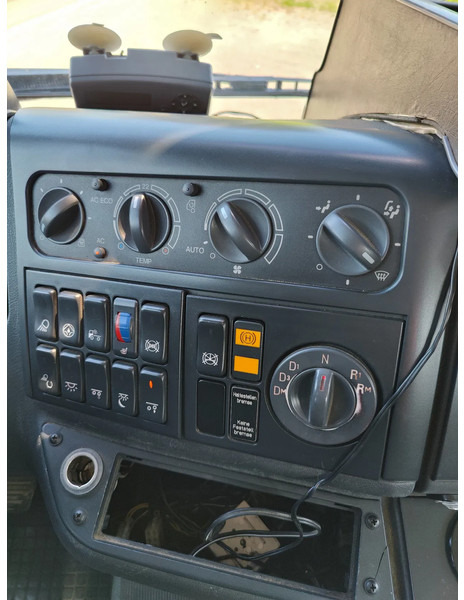 Camion ampliroll MAN TGA 28.310 Container / Fassi F130