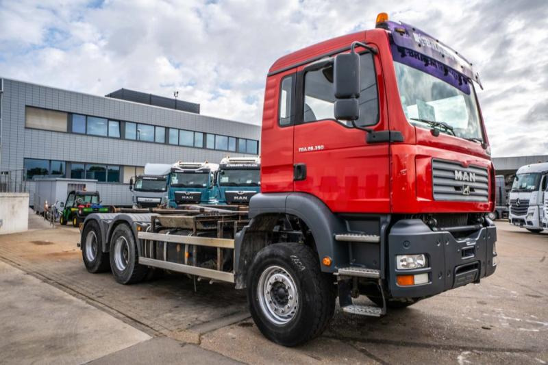 Camion ampliroll MAN TGA 33.360 BL