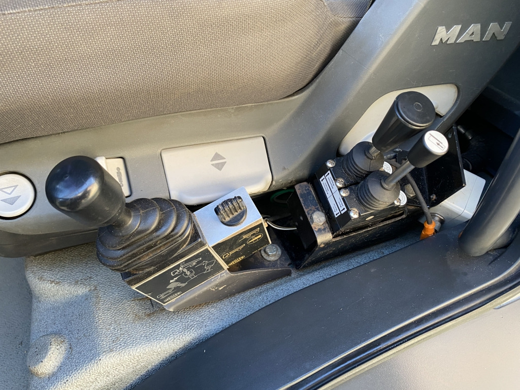 Camion ampliroll MAN TGA 33.390 6x6 BB