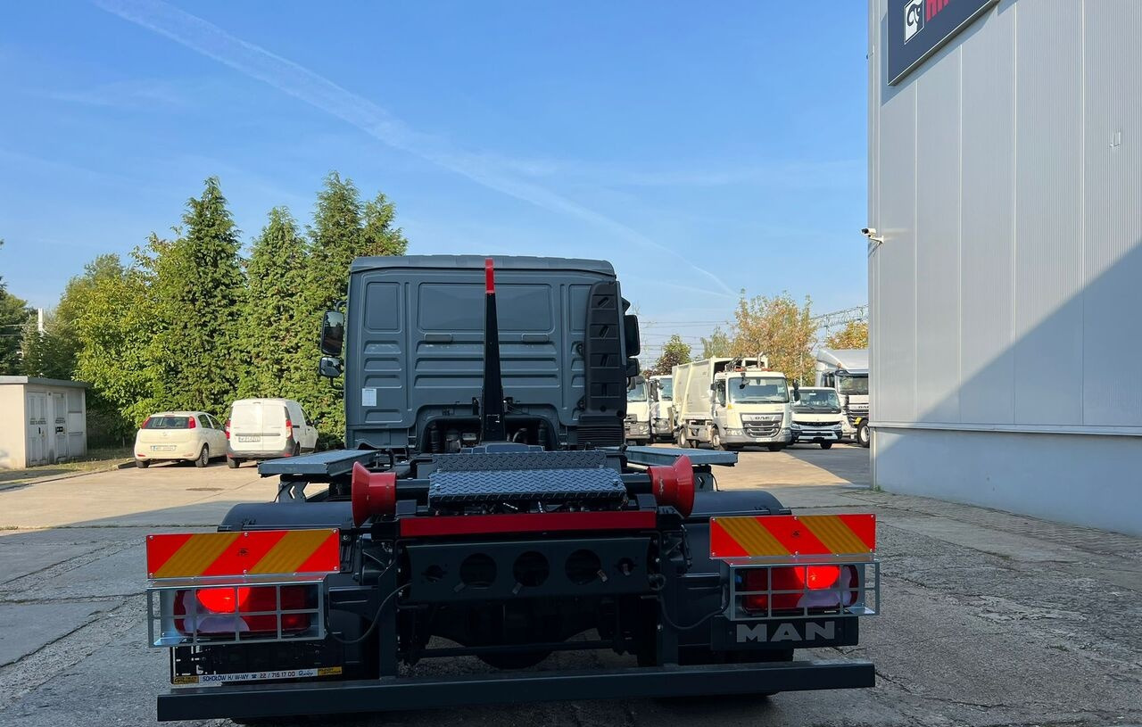 Camion ampliroll MAN TGL 12.180