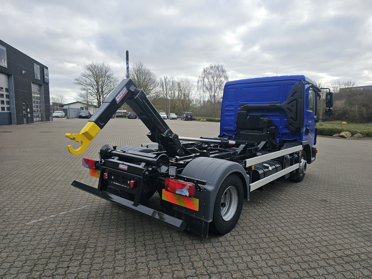 Camion ampliroll MAN TGL 12.190 BL