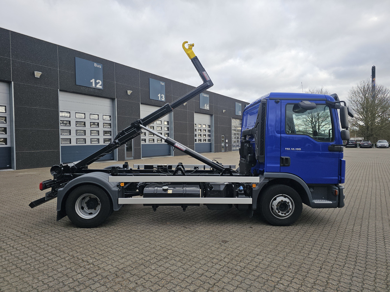 Camion ampliroll MAN TGL 12.190 BL