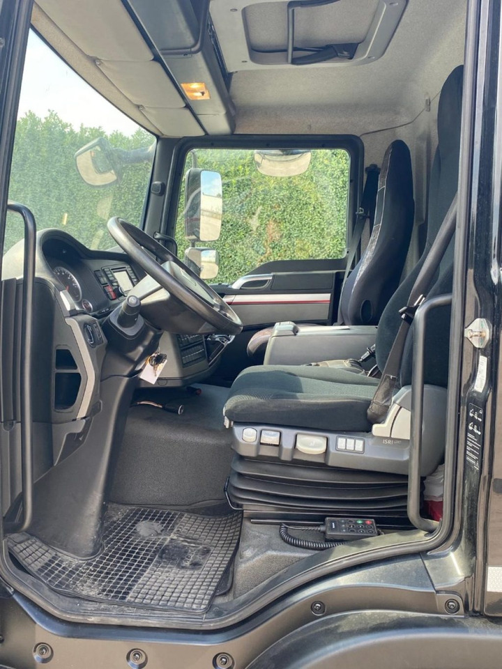 Camion ampliroll MAN TGL 12.220 CON SCARRABILE NUOVO
