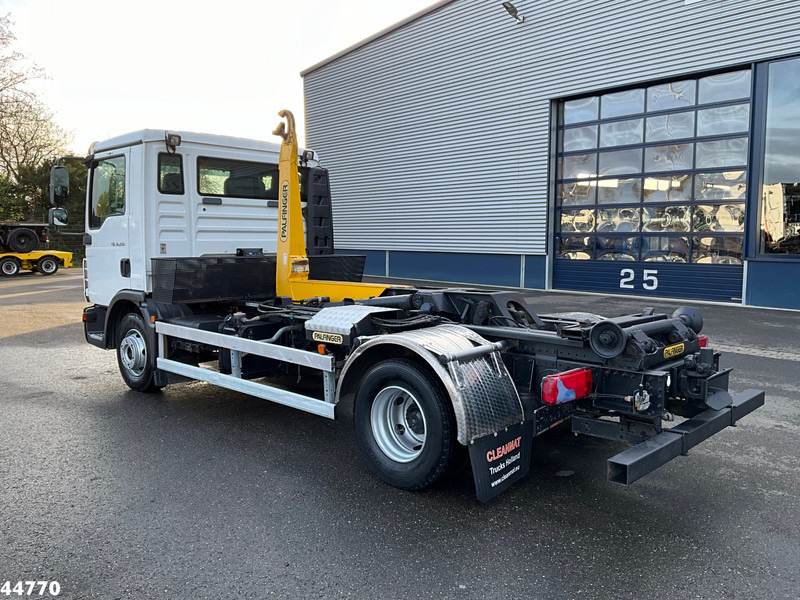 Camion ampliroll MAN TGL 12.250 Palfinger haakarmsysteem