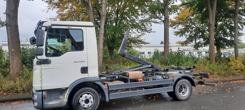 Camion ampliroll MAN TGL 8.220 Abrollkipper