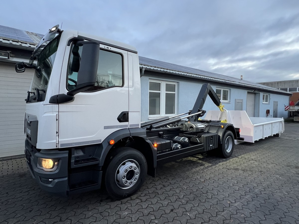 Camion ampliroll MAN TGM 15.290 BL Abrollkipper PowerMatic Standheiz.