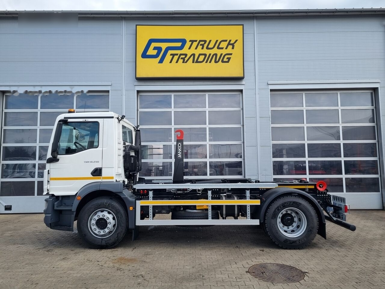 Camion ampliroll MAN TGM 18 250