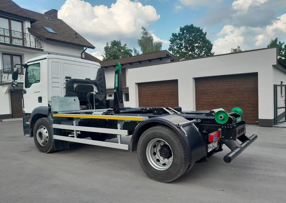 Camion ampliroll MAN TGM 18.290