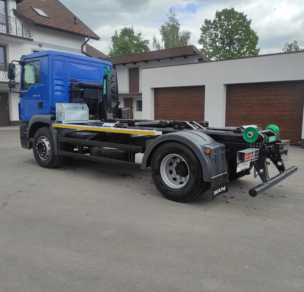 Camion ampliroll MAN TGM 18.340 urządzenie hakowe AXOR
