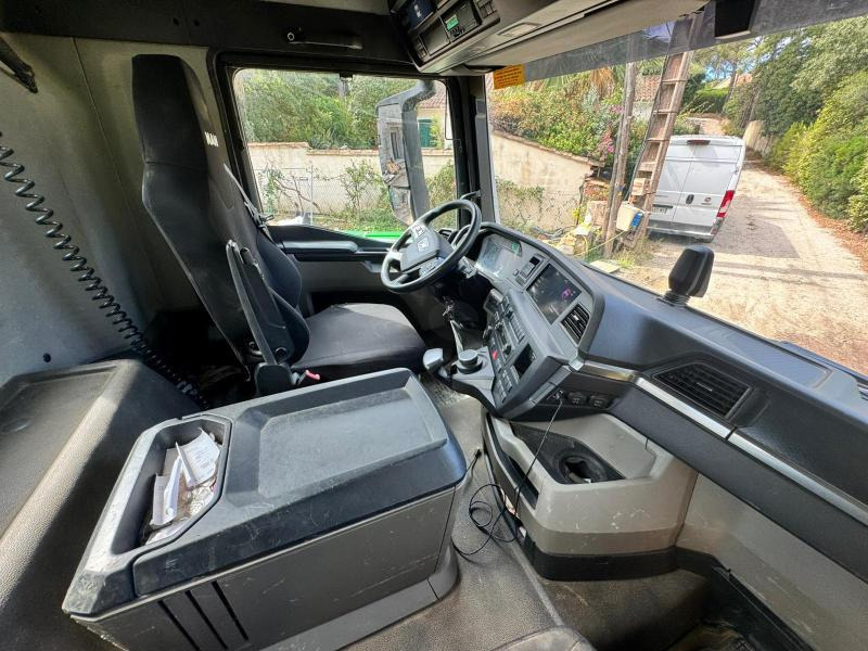 Camion ampliroll MAN TGS 18.360. 4X4