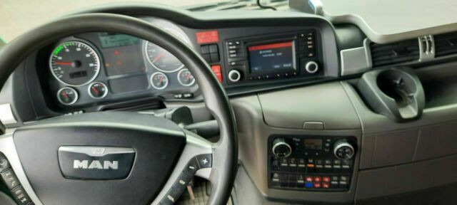 Camion ampliroll MAN TGS 18.440 Abroller mit Funk +Kran vor