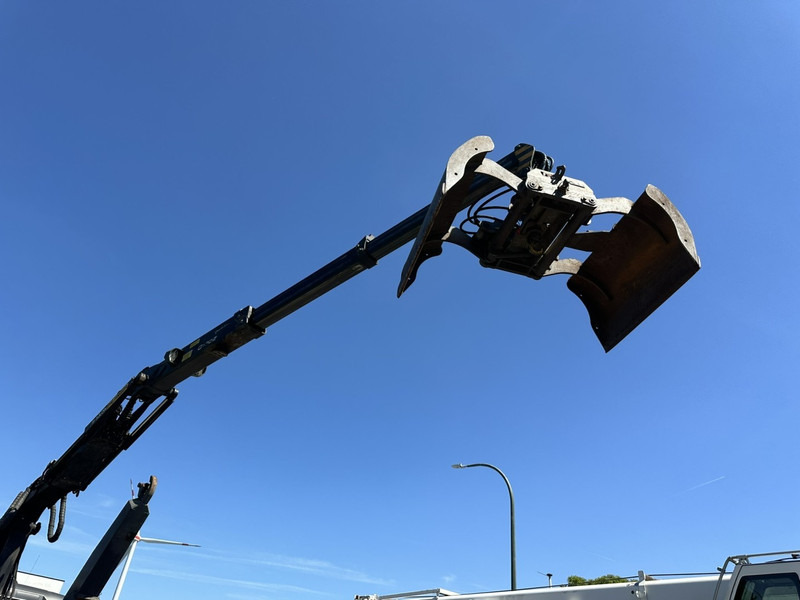 Camion ampliroll MAN TGS 26.320 6X2-4 BL EEV + CRANE EPSILON Q170Z95TR + GRABBER - LIFT/STEERING AXLE - *266.000km* - NL TRUCK