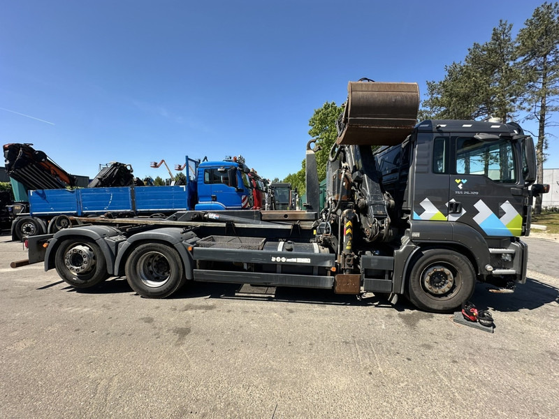 Camion ampliroll MAN TGS 26.320 6X2-4 BL EEV + CRANE EPSILON Q170Z95TR + GRABBER - LIFT/STEERING AXLE - *266.000km* - NL TRUCK